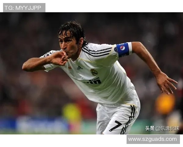 挑战极限的绿茵传奇足球球星成长故事与荣耀追逐